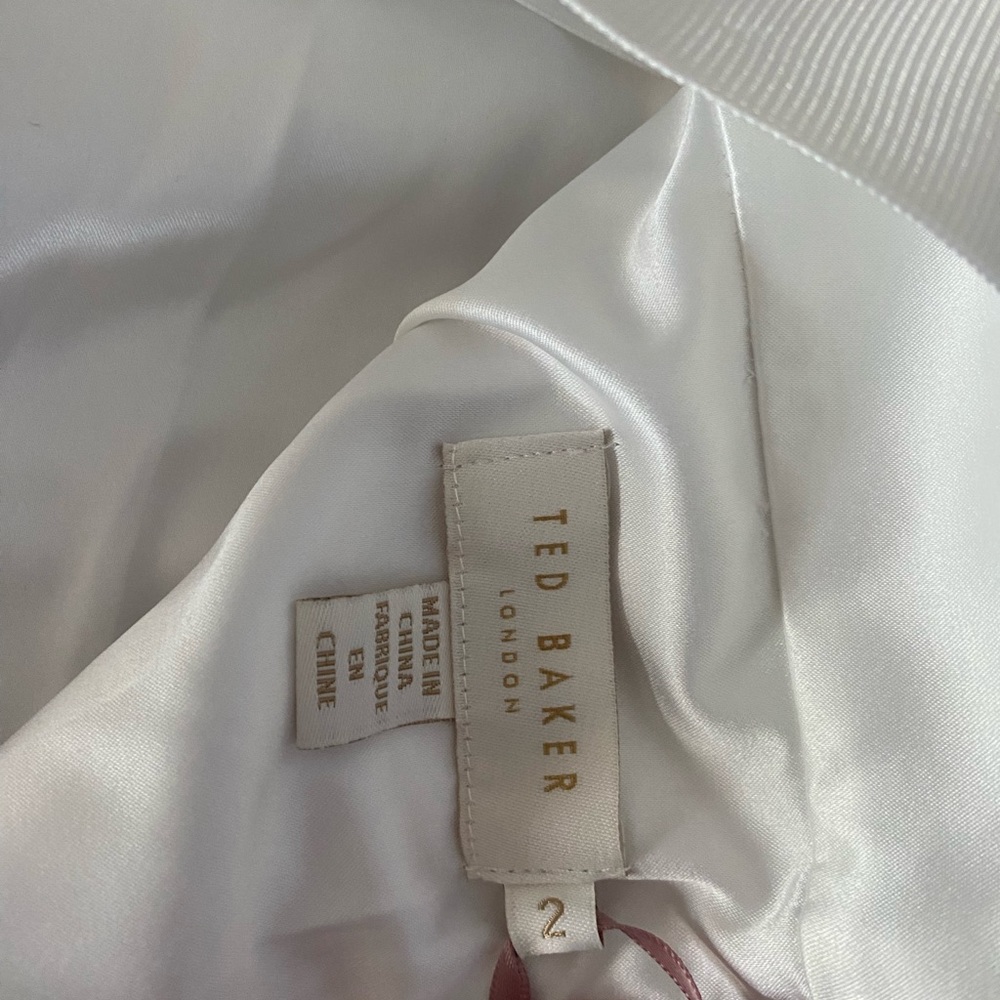Ted Baker - Picture 3 of 5